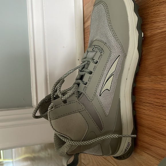 Altra women hiking boot - Picture 2 of 7